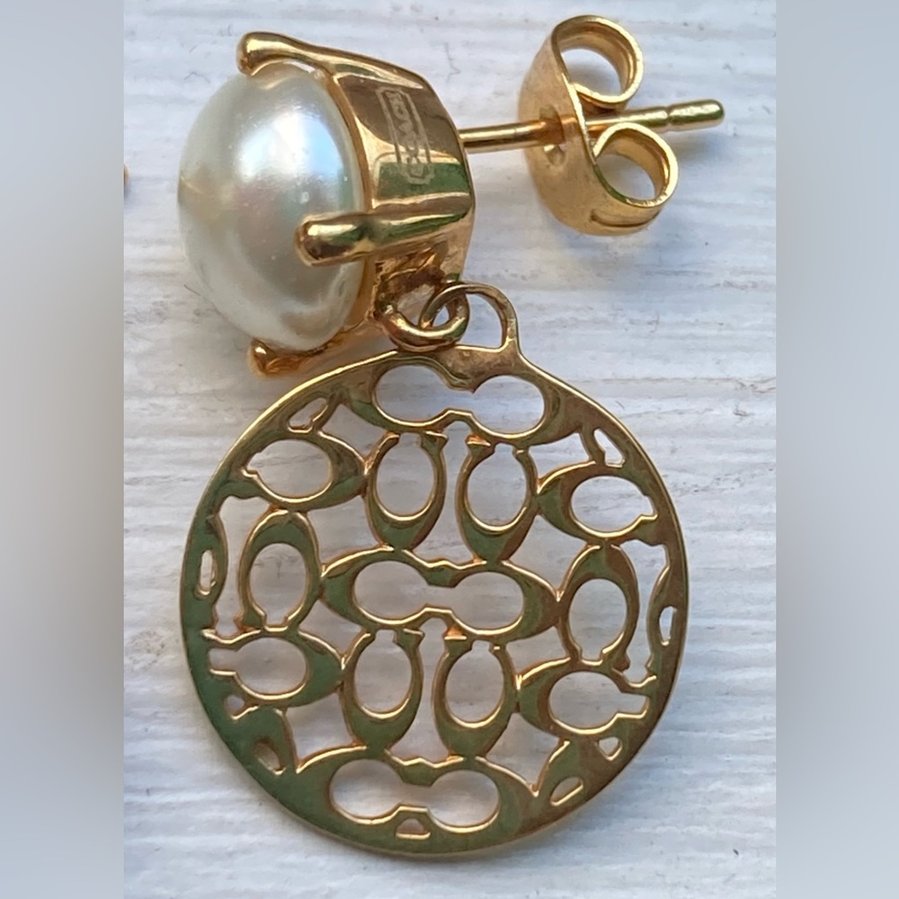 COACH Signature Logo, Pearl Drop Earrings - Picture 4 of 5